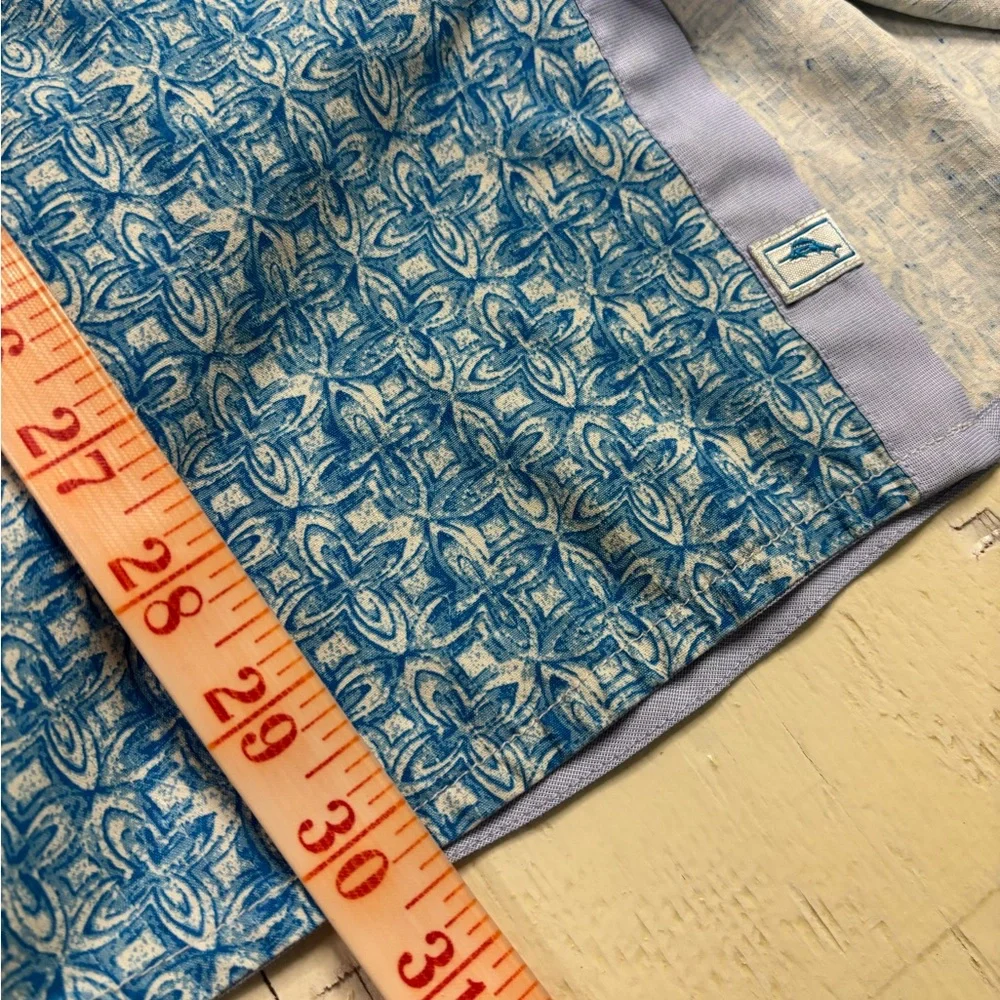 Tommy Bahama 100% Silk Button Down Shirt Size XL Blue Tropical Hawaiian Beach - Picture 4 of 6